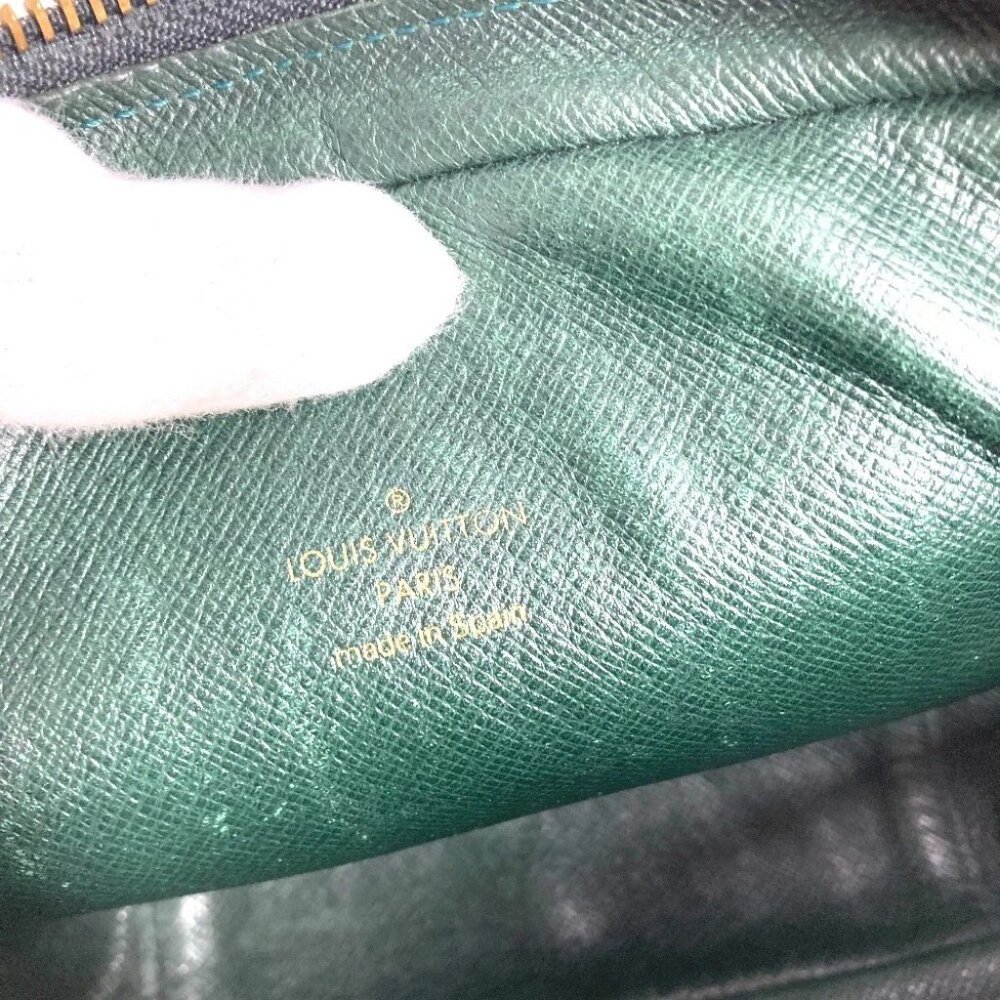 LOUIS VUITTON Taiga Accessory Makeup Pouch Cosmetics Pouch Clutch Bag - Picture 12 of 16
